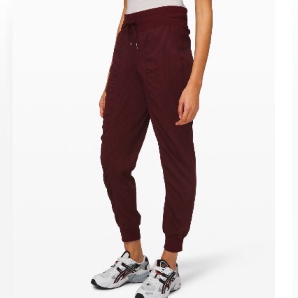Dance Studio Mid-Rise jogger *full length